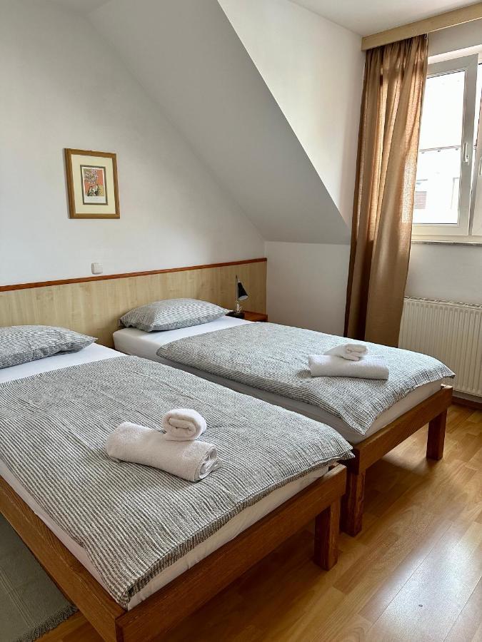 Karla'S House Bed & Breakfast Dobje pri Planini Exterior photo